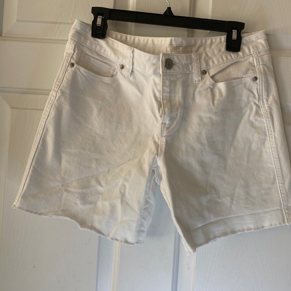 White medium length shorts Loft size 6